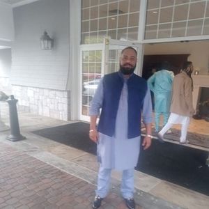 Meet your Posher, Malik